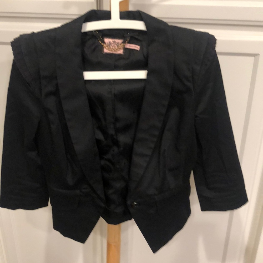 A Blazer Designed for a Beautiful Fashionista